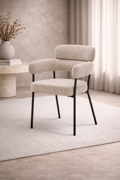 Eetkamerstoel Yuki – Japandi Design – Crème Stof – Zwart Onderstel